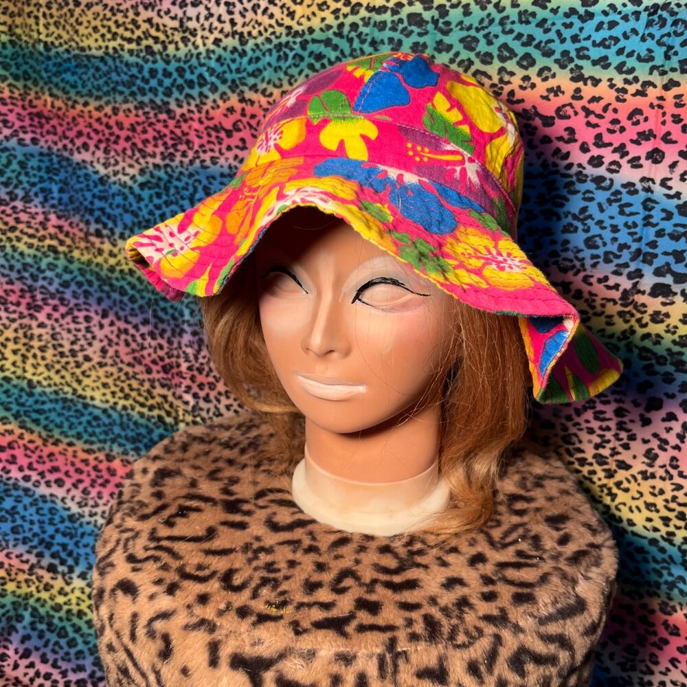 Tropical hibiscus print bucket hat